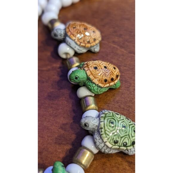 Glass Bead Ceramic Turtle Necklace & 70s Seed Bead Flower Choker - Picture 4 of 14